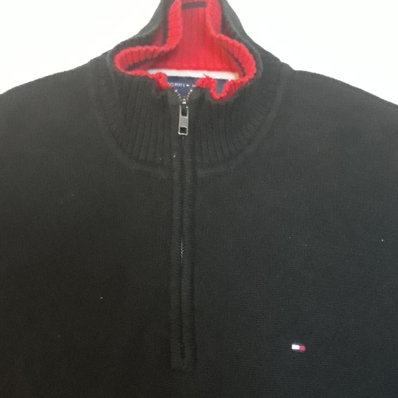 Tommy Hilfigure Sweater. - Picture 4 of 8
